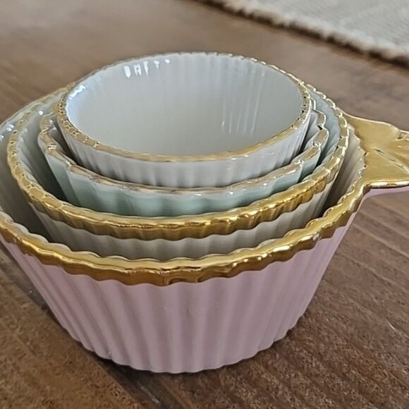 Anthropologie Raised Bloom Measuring Cups, Set of 4 - Picture 7 of 7